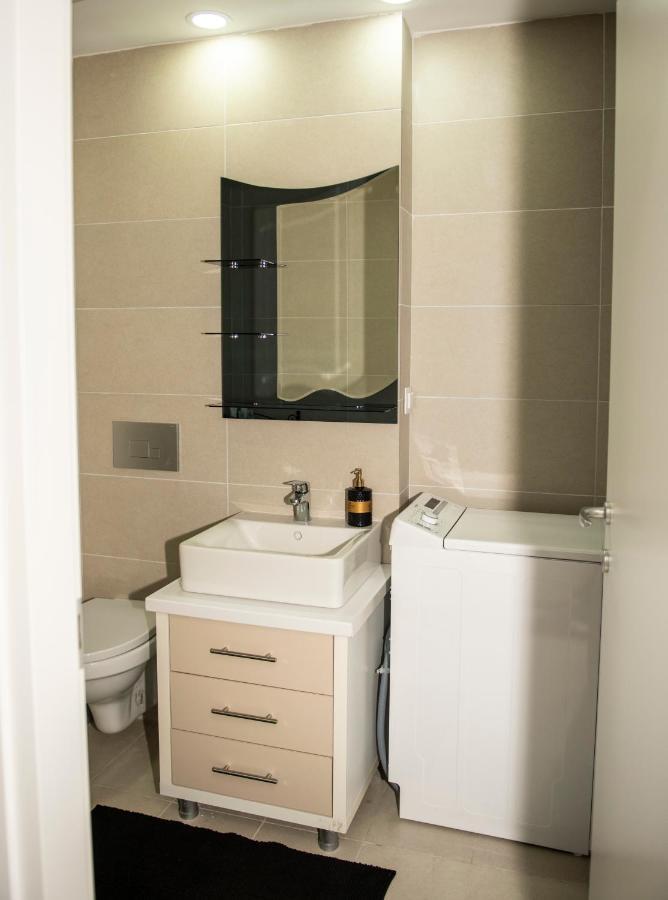 Raphael Apartment North Bucharest Cosmopolis Stefanestii de Jos Esterno foto