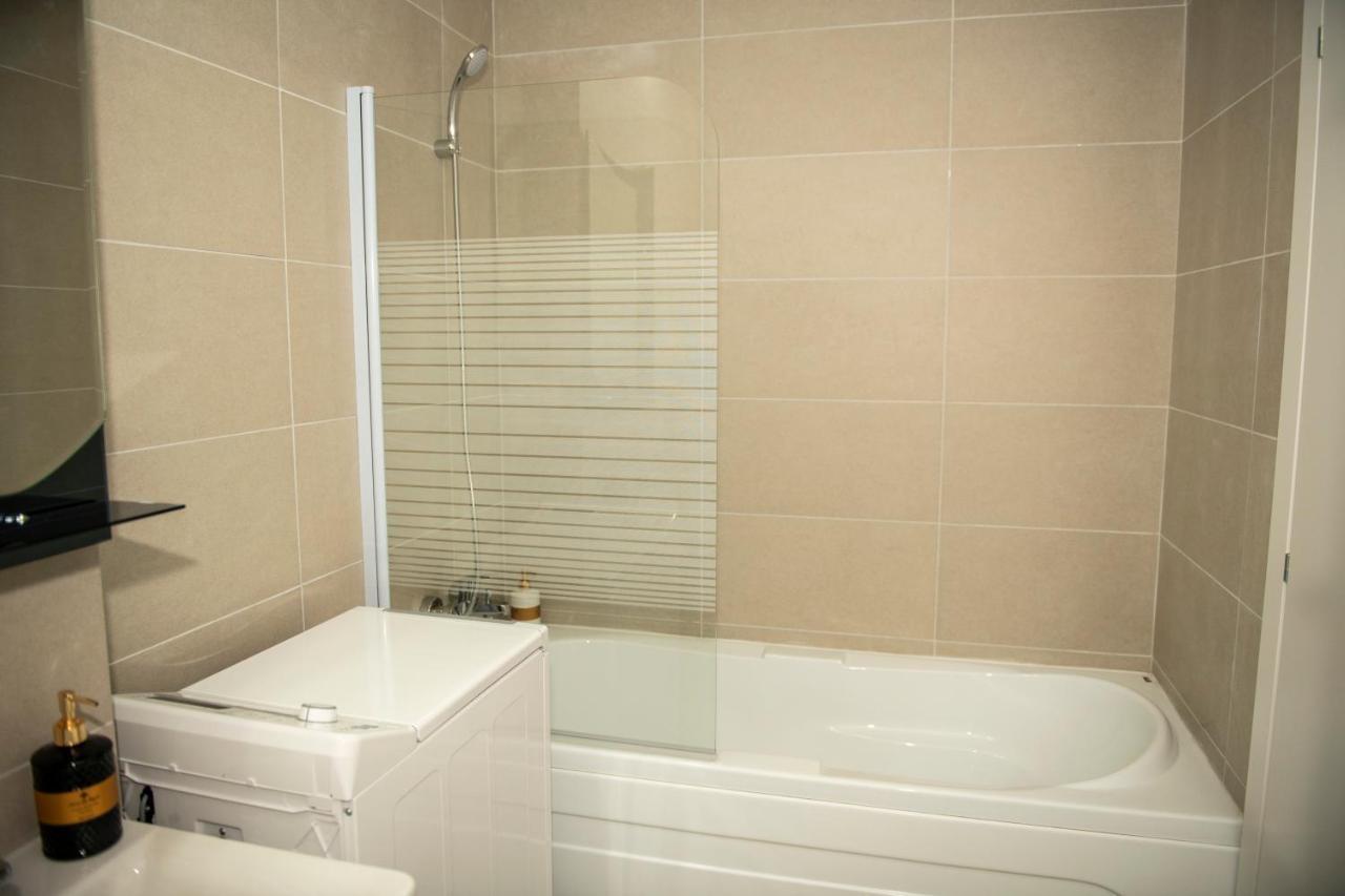 Raphael Apartment North Bucharest Cosmopolis Stefanestii de Jos Esterno foto