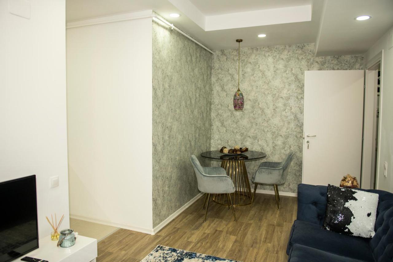Raphael Apartment North Bucharest Cosmopolis Stefanestii de Jos Esterno foto